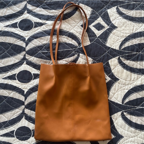 The Frankie Shop Handbags - THE FRANKIE SHOP Tan Leather Shoulder Tote Bag 🎉Host Pick🎉